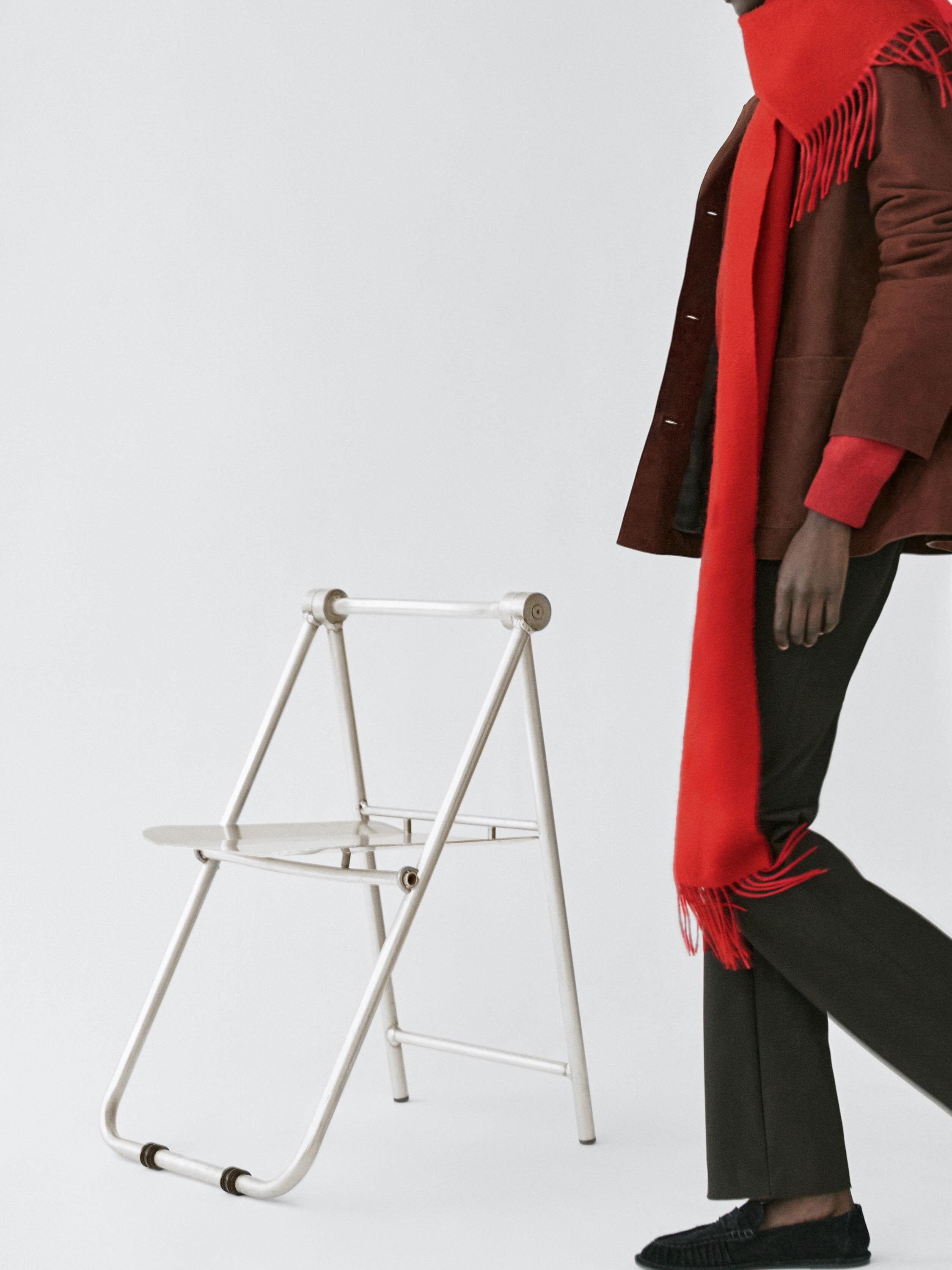 100% cashmere fringed scarf